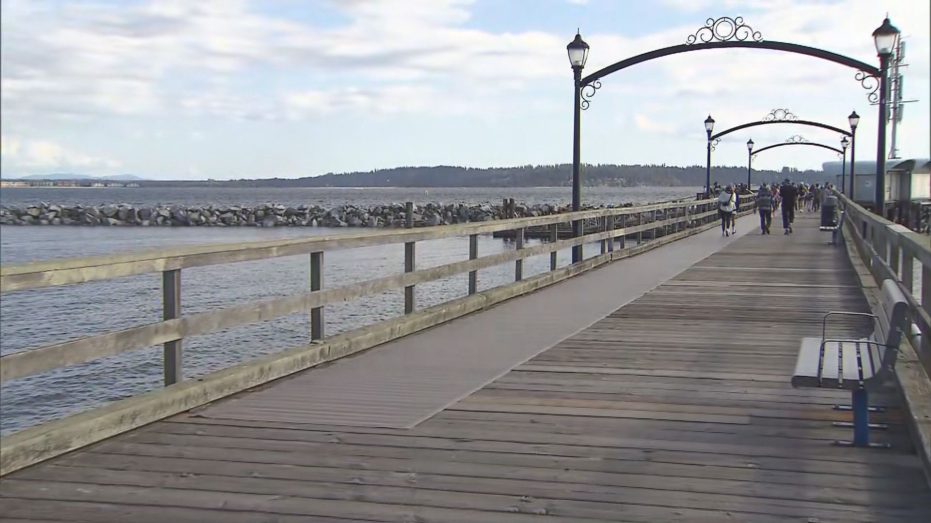 The mat installed on the White Rock pier.