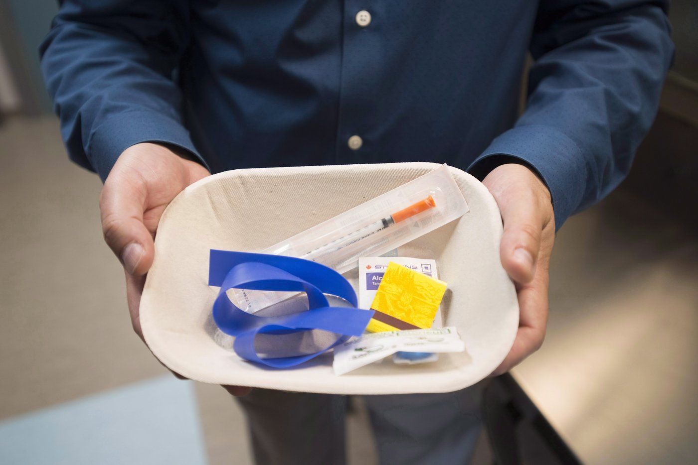 A injection kit is seen inside the Fraser Health supervised consumption site in Surrey, B.C. Tuesday, June 6, 2017. Doctors on Vancouver Island say they're establishing overdose prevention sites on the grounds of hospitals because the B.C. government hasn't lived up to its pledge to set aside space as promised. THE CANADIAN PRESS/Jonathan Hayward