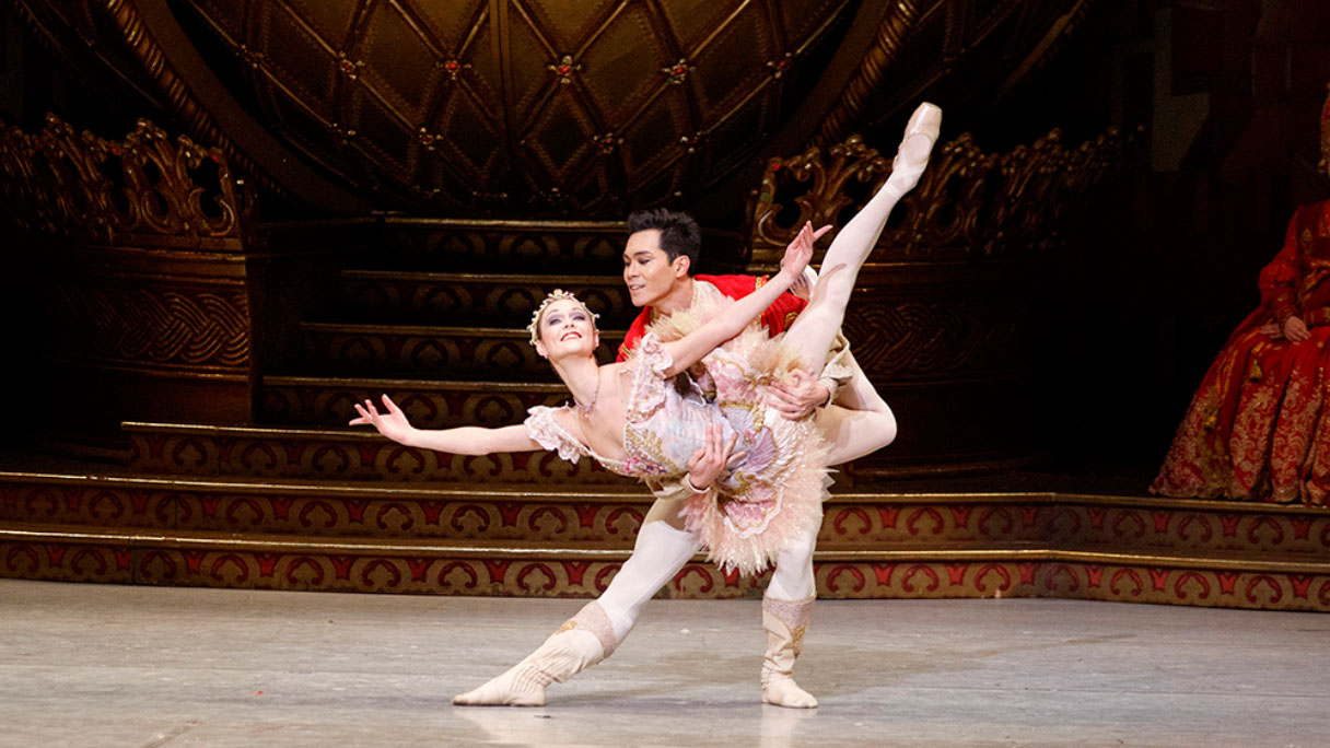 Jurgita Dronina and Naoya Ebe in The Nutcracker.